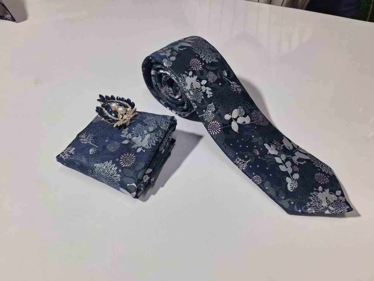 Two side open tie ziczac pocket square combo set